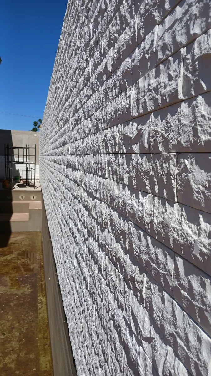 Rockface, relevo em detalhe, Concretto Studio